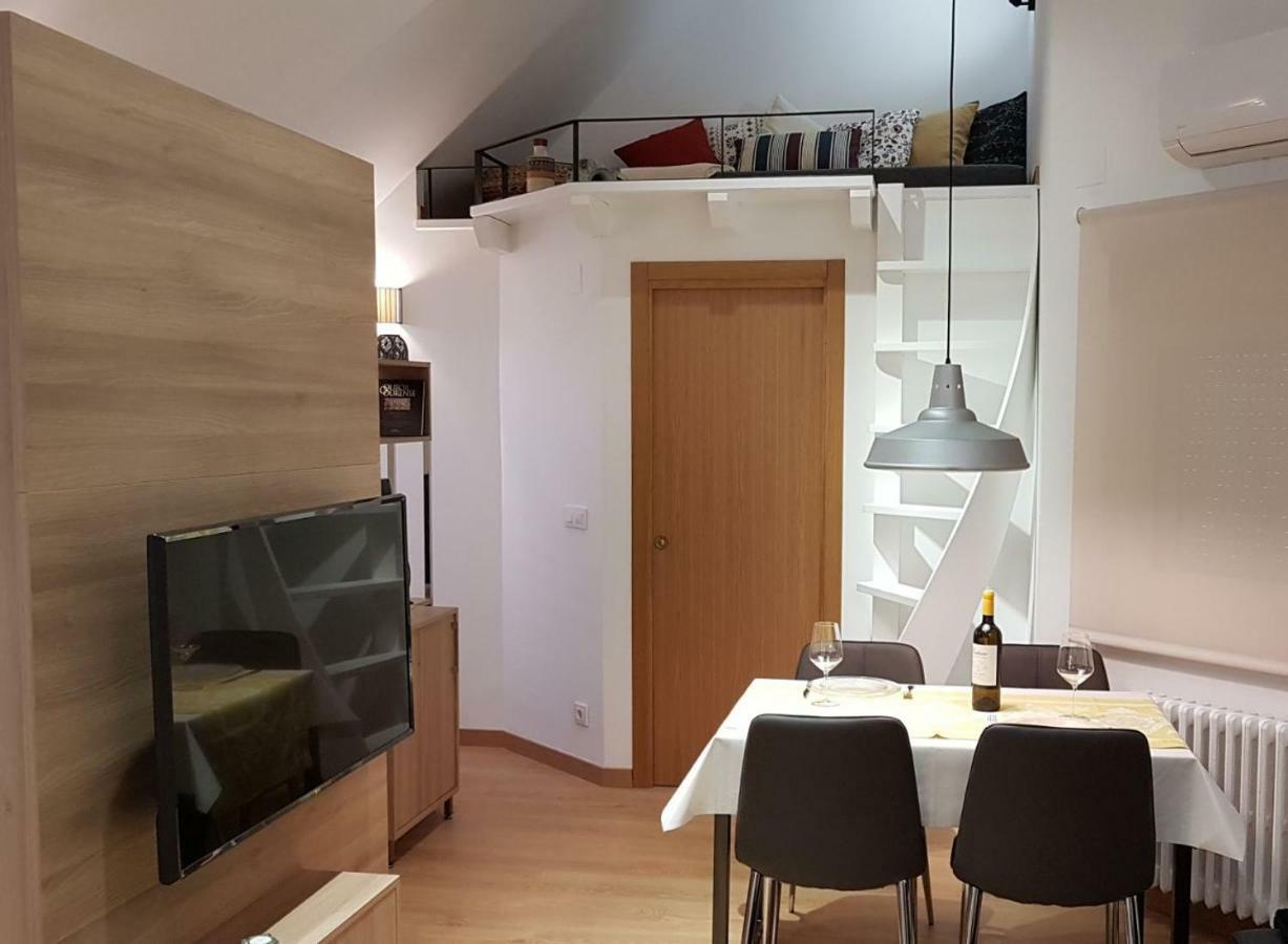 Estudio Atico Con Altillo Оуренсе Екстериор снимка